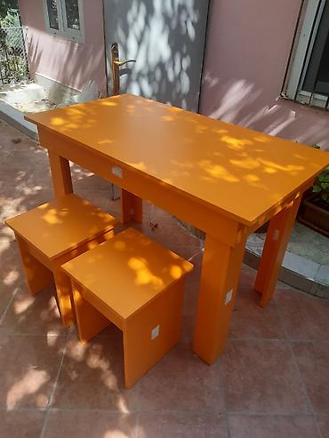 stol stul metbex ucun: Parlaq narıncı rəngdə masa və 2 taburet dəsti - Dəst: 1 ədəd — 1