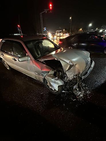 Другие детали кузова: Мерседес бенз с220. Объем 2.2 механика. Год 1995. Технические машина — 8