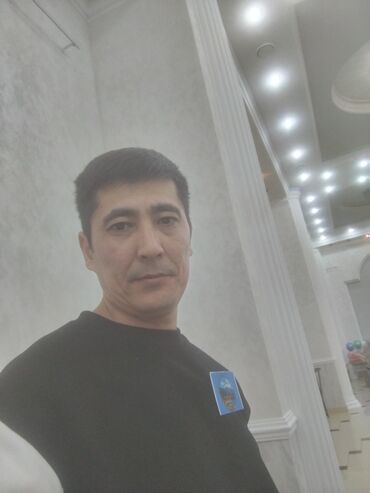 Толстовки: Мужской свитшот с нашивкой - Цвет: черный корпус, светлые рукава at lalafo.kg — 2 Толстовки: Мужской свитшот с нашивкой - Цвет: черный корпус, светлые рукава — 2