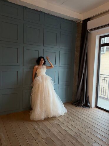 платья для подружек невесты бишкек: Торг возможен 
Продается свадебное платье
Новое‼️
Шикарное😍
Есть шлейф