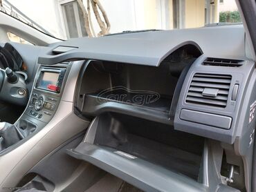 Toyota: Toyota Auris: 1.3 l. | 2010 έ. Χάτσμπακ — 6