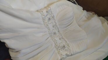 Продается свадебное платье Состояние отличное С небольшим шлейфом