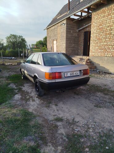 продаю мерс сешка: Audi 80: 1988 г., 1.8 л, Механика, Бензин, Седан