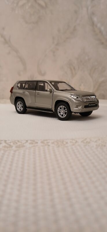 модель: Toyota, 2010 год, 1:43, Железо, Бесплатная доставка, Самовывоз