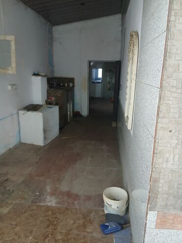 Uzunmüddətli kirayə mənzillər: Kirayə ev ve obyekt yol kenarı. 4 sota. yerlersır. cıxarısla — 8