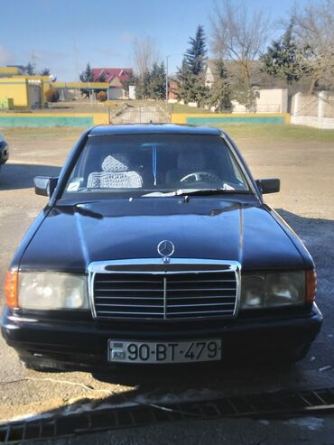 ziyafet geyimleri ve qiymetleri: Mercedes-Benz 190: 2 л | 1990 г. Седан