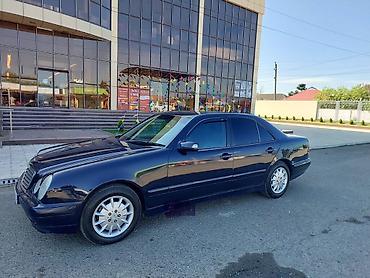 Mercedes-Benz: Mercedes-Benz E-Class: 2.2 l | 2000 il Sedan — 3