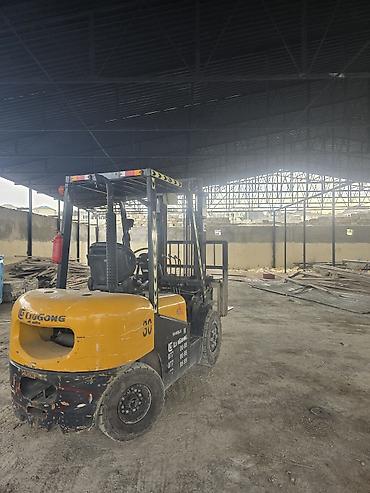 Автоуслуги: Liugong 3.0T forklift icarəsi/xidməti - Yükləmə-boşaltma işləri üçün — 2