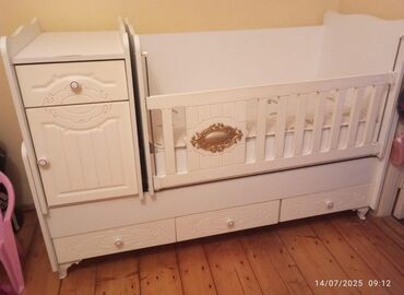 Masa və oturacaq dəstləri: (Bewik) yaxwi veziyyetde qiriq siniq yoxdur matras var qiymet 110 azn