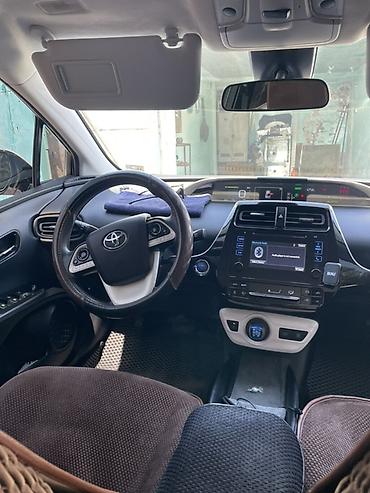 200: Toyota Prius: 2018 г., 1.8 л, Вариатор, Гибрид, Хэтчбэк — 1
