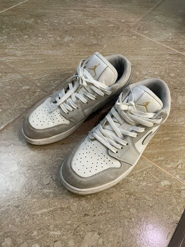 кроссовки джорданы: Мужские кроссовки, 41, Air Jordan, Б/у, цвет - Серый, Самовывоз