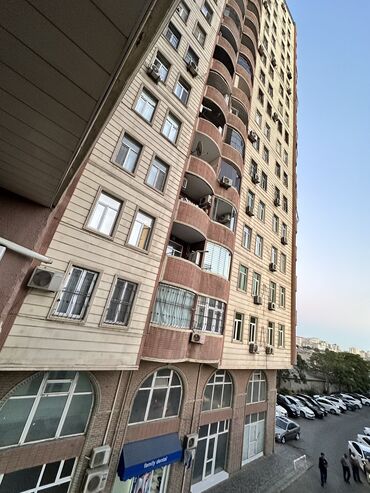 qala qaradok: 2-ci mikrorayon, 3 otaqlı, Yeni tikili, m. Memar Əcəmi, 96 kv. m