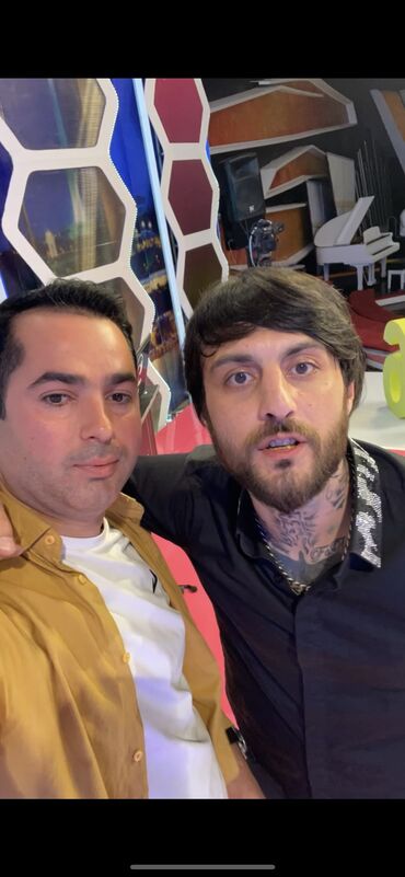 Dekorlar və bəzəklər: Dj xidmeti butun nov tedbirlerin keçirilmesi movcutdur Tehsilliyem — 24