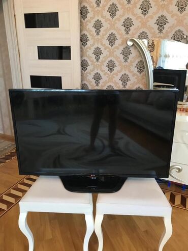 Televizorlar: 105 sm genis ekran,Lg led tv demek olar tezedi Tvnin daxilinde krosnu