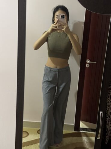 Другая женская одежда: Набор женской одежды (4 позиции) 1) Белый кроп-топ с длинным рукавом — 5