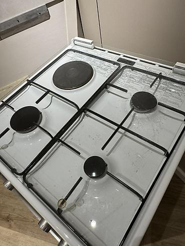 кухонный аристон: Холодильник Hotpoint-Ariston + напольная плита Bosch Холодильник: - — 3