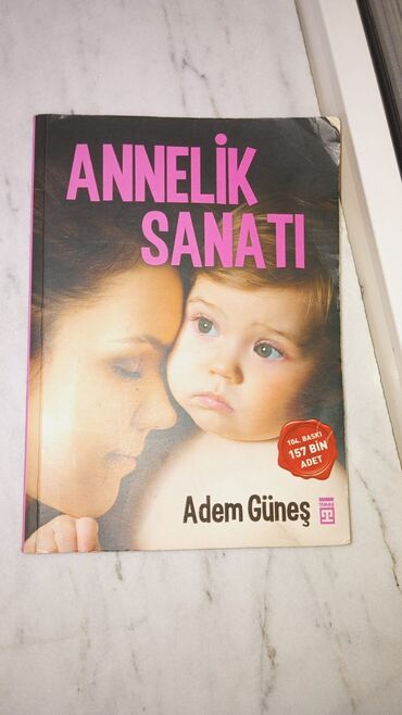 Bədii ədəbiyyat: Gozel kitab.arxasinda biraz eziyi var. ona gorr 5m verirem