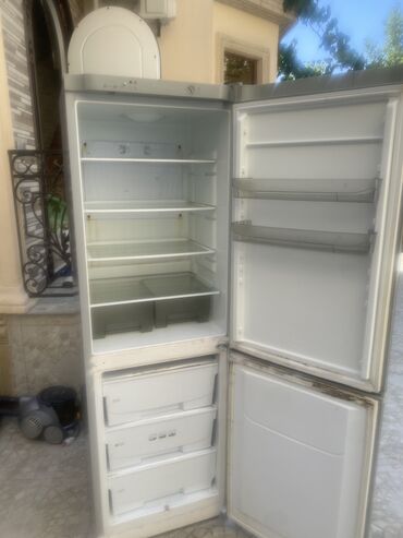 mikrafonlarin satisi: 2 двери Pozis Холодильник Продажа