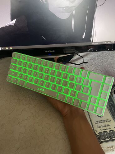 Digər kompüter aksesuarları: 🧿 Keylux V200 Klaviatura 🔹 Şık və RGB işıqlı dizayn 🔹 Klaviatura — 7