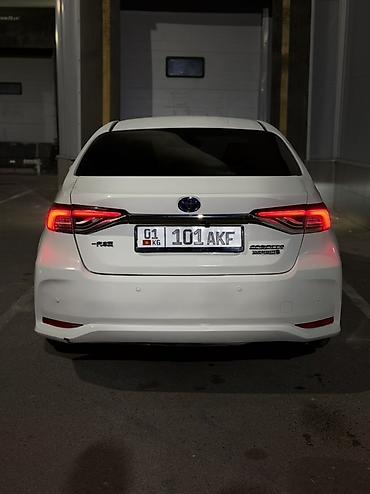 Toyota: Toyota Corolla: 2021 г., 1.8 л, Вариатор, Гибрид, Седан — 5