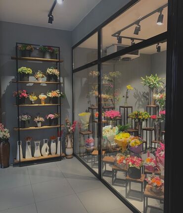 цветочный магазин поблизости: Продаю Магазин 30 м²
