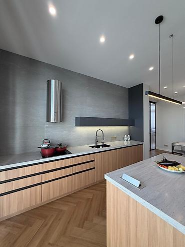 Продажа коттеджей и домов: Продаётся новый 6-комнатный дом в районе Байтик Площадь: 300 м² — 15