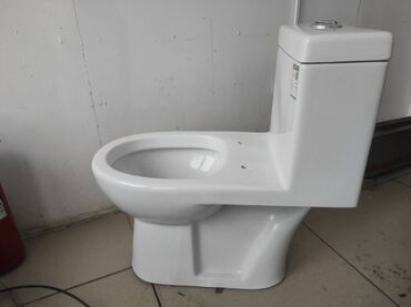 новые унитазы: Унитаз Полго орнотуу, Жаңы, Материалы: Керамика