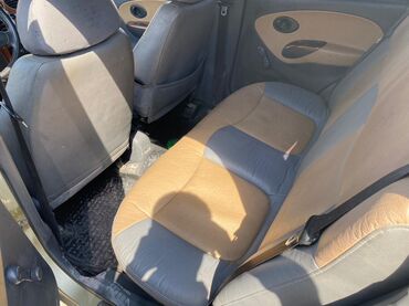 авто из кореи: Хэтчбек Daewoo Matiz в цвете "золотой беж" с пятидверным кузовом