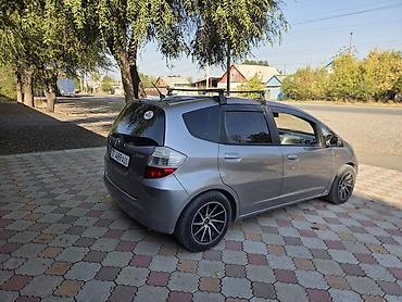 сдаю хонда жаз: Honda Jazz: 2011 г., 1.3 л, Механика, Бензин, Хэтчбэк — 3