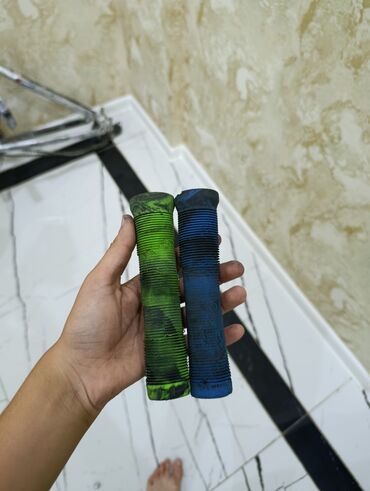 Velosiped ehtiyyat hissələri: Velosiped üçün ehtiyat hissələri və alətlər dəsti Tərkib: - — 13