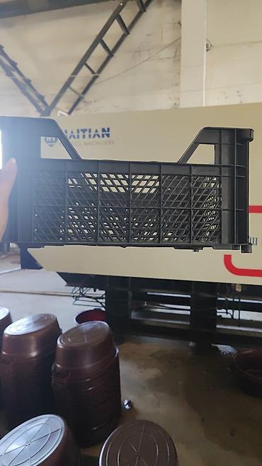 sacaq pendir: Qiymət 0.80 
meyvə yeşiyi 
parakende satışda qiymət endirim olacaq — 1