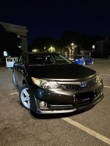 авто в рассрочку: Toyota Camry: 2014 г., 2.5 л, Гибрид, Седан