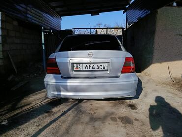 Opel: Opel Vectra: 2000 г., 1.8 л, Механика, Бензин, Седан — 5