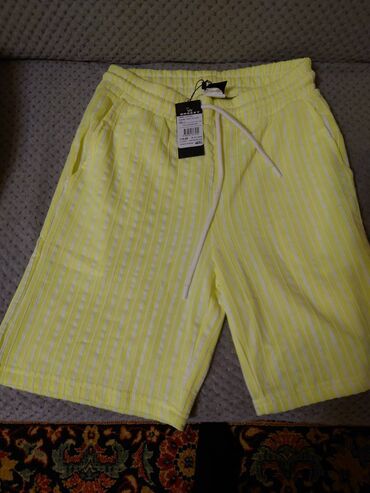 Köynəklər: Магазин закрылся в наличии осталось много качественных футболок — 13