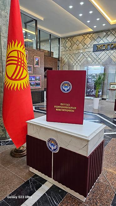 витри: Выставочные витрины и постаменты для музеев и госучреждений - Серия — 1