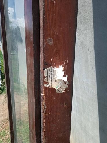 Prozori: Cena je po komadu i fixna je. Sledećih su dimenzija 180x140 prozor — 2