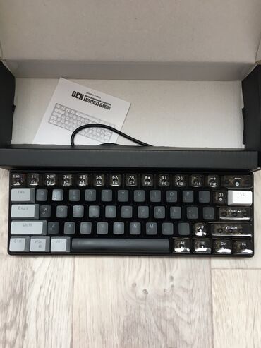 клавиатура мини: Xunfox k30
white switch 
новый не использовался