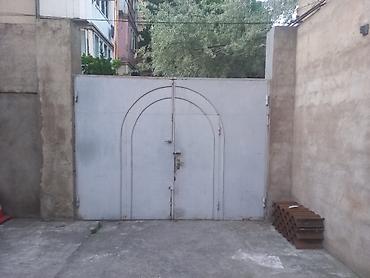 bak metal: Darvaza
Dəmir darvaza
Qalın dəmirdi. 
Eni 3.50
Uzunluğu 2.60 — 3