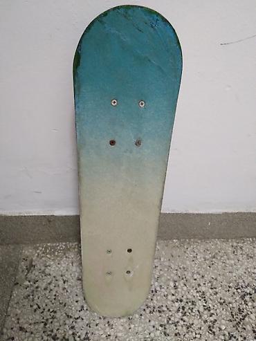 posta kula: Skateboard dužine 67 cm, širine 19,5 cm, polovan Skateboard dužine 60 — 5