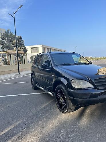 Mercedes-Benz: Mercedes-Benz ML 320: 3.2 l | 2000 il Ofrouder/SUV — 4