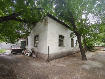 срочно продаю участок газ канализация есть: Продаю 3 кв.барачного типа 51 кв.м.кирпич.,район ул.Логвиненко и
