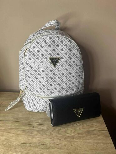 Torbe: Guess ranac NOVO

Novo
Replika

fb Moja Kupovina 1 — 2