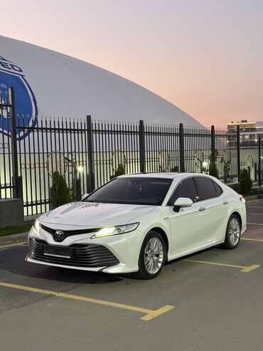 зарядное устройство электромобиль: Toyota Camry: 2019 г., 2.5 л, Вариатор, Гибрид, Седан