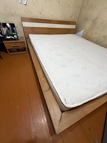 Двуспальная кровать с матрасом,срочно продается, - Размер спального