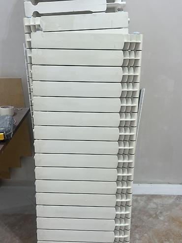Ağ rəngli su radiatoru (seksiyalı) - Material: metaldan (seksiyalı