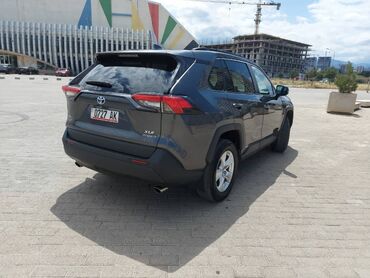 Toyota: Toyota RAV4: 2021 г., 2.5 л, Типтроник, Гибрид, Кроссовер