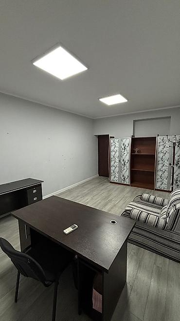 маленький офис: Аренда офисов, 20 м² — 1