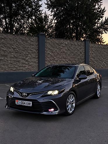бизнем: Toyota Camry: 2018 г., 2.5 л, Автомат, Бензин, Седан — 3