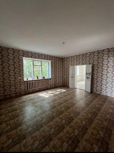 Продажа коттеджей и домов: Продаётся жилой дом с просторными комнатами и большим участком, а — 2