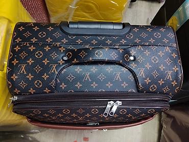 чемодан samsonite: Большой чемодан на колесах с принтом монограммы - Корпус: плотный — 2